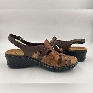 Clarks Woman's Brown Sandals Comfortable Stylish Footwear Size 7.5W